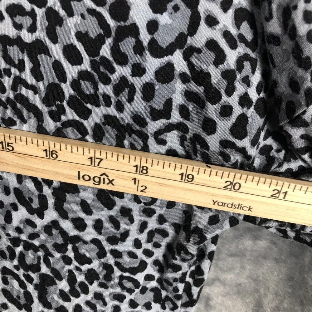 Zenana Grey Cheetah￼ Print Loose Fit Long Length Top Women's Size Medium - Picture 9 of 12